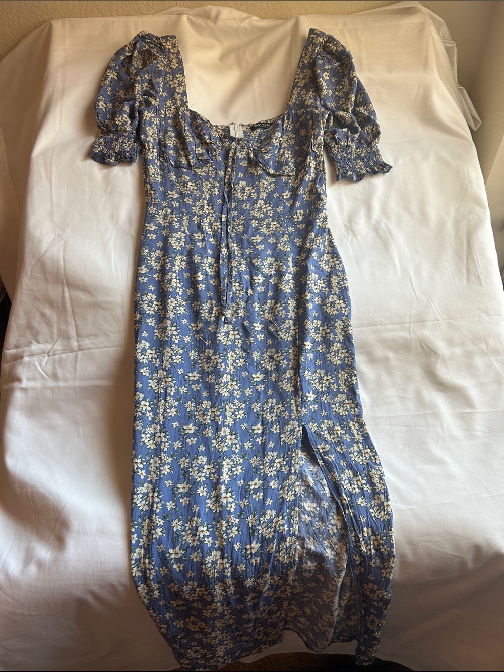 Nasty Gal Blue Daisy Puff-Sleeve Midi Dress